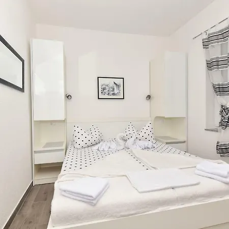 Bernarda Appartamento Makarska
