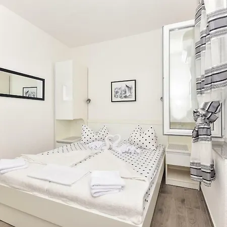 Bernarda Apartamento Makarska